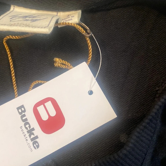 Buckle white crow embellished top - Picture 5 of 7